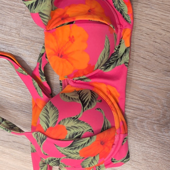 Beach Riot Bikini - Picture 4 of 6